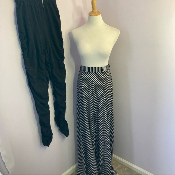 Palazzo Pants & Stretchy Ruched Leggings, Set of two, NWT, Size S - Picture 1 of 16